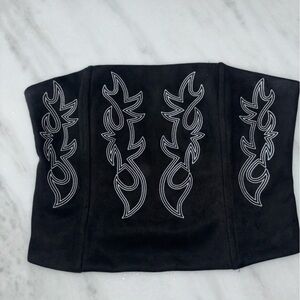 Ella Langley concert perfect top. Suede black western tube top.